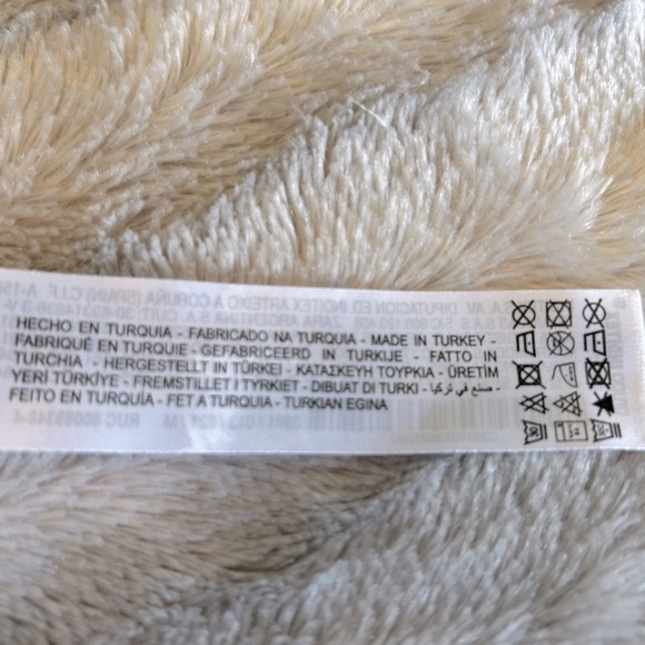 Zara Pink Crochet Crop Top with Floral Embroidery Size Medium - Picture 9 of 10